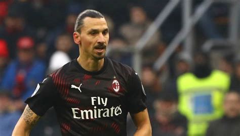 zlǎtan ibraxǐːmoʋitɕ؛ مواليد 3 أكتوبر 1981) هو لاعب كرة قدم سويدي يلعب في مركز الهجوم مع نادي إيه سي ميلان في الدوري الإيطالي الدرجة الأولى. إبراهيموفيتش يجمع التبرعات من أجل إيطاليا - بالجول