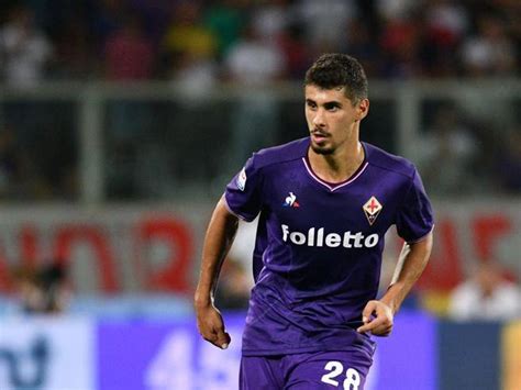 Ottimo nel primo tempo, quando mette in difficoltà kolarov. Fiorentina-Roma 2-4, pagelle viola: Gil Dias sorprende ...