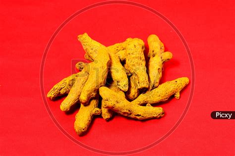 Image Of Dry Turmeric Roots HT720361 Picxy