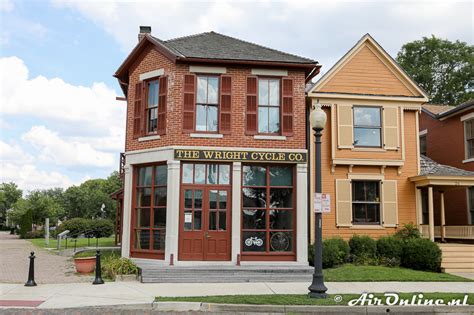 From the moment you first step foot into the rider's lounge you immediately know that you're at a real motorcycle learn more. Pioniers Wilbur & Orville Wright uit Dayton, Ohio ...