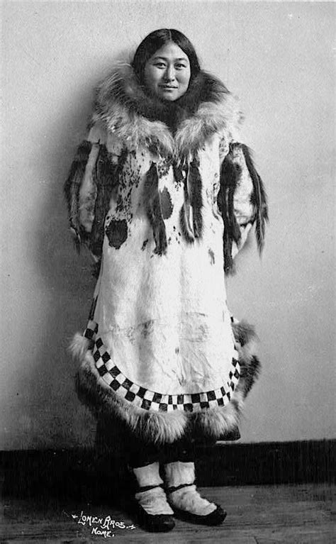 Inuit Woman By The Loman Brothers Alaska 1900 Traditional Outfits Inuit Clothing Indian