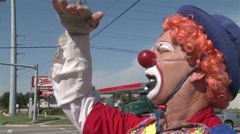 Popular Wichita Clown And Parents Upset Over Creepy Sightings Kake