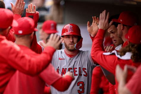 Los Angeles Angels Fans React To Trains Calling All Angels Being