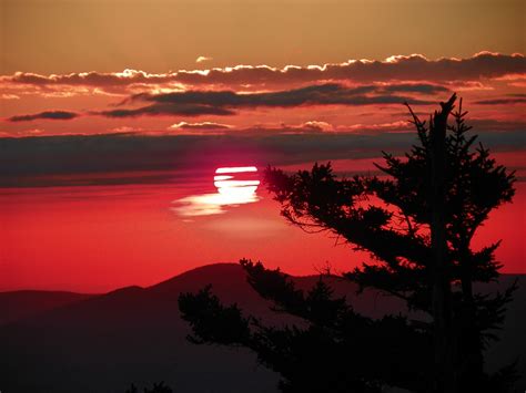 Mitchell (6,684 feet) rises higher. Love Clingmans dome sunsets! | Clingmans dome, Great smoky ...