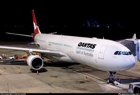 Vh Qpe Qantas Airbus A330 303 Photo By Charles Cunliffe Id 286329