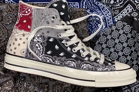 Открыть страницу «converse» на facebook. Offspring razem z Converse wydaje specjalną wersję Chuck ...