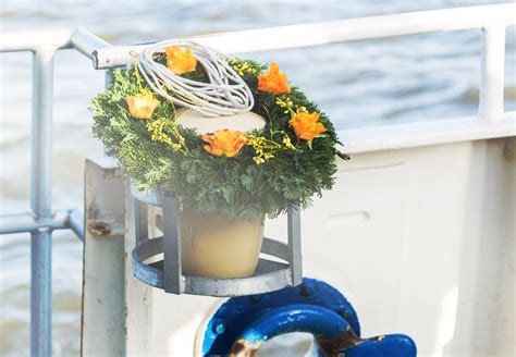 A guide to alternative funerals | AK Lander