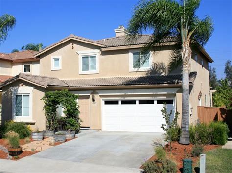 Surrounded by vineyards, scenic views, and a warm climate, temecula valley wine country is a popular destination. Temeku Hills - Temecula Real Estate - Temecula CA Homes ...