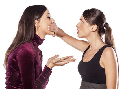 9 things you face when you re friends with a talkative person