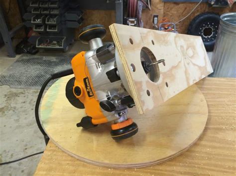Quick And Easy Circle Cutting Jig For A Router Wilker Dos