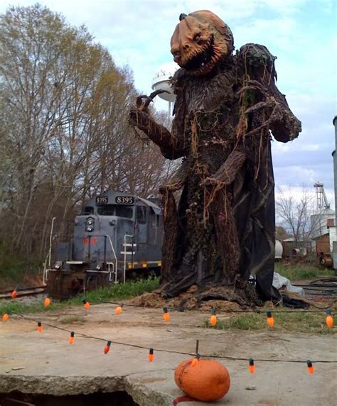 Greatest Halloween Statue Ever Erected Pic Scary Halloween