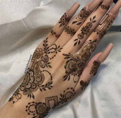 New Easy Mehndi Designs 2022