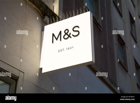 Mands Marks And Spencers Sign Stock Photo Alamy