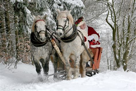 Santa Clause In A Horse Drawn Sleigh Wallpaper By Annca