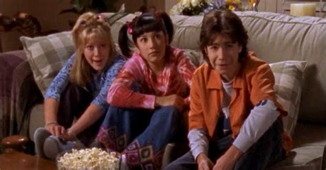 miranda had a queer storyline in the ‘lizzie mcguire reboot history one song