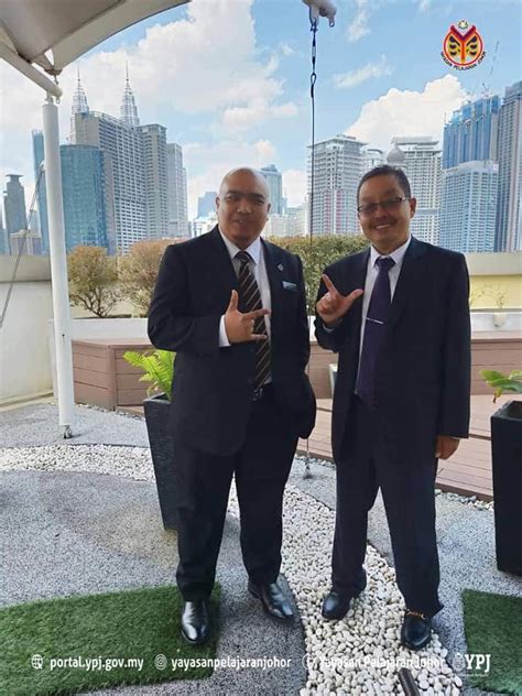 Ketua pegawai eksekutif yayasan pelajaran mara. YPJ Lawatan Rasmi | Kunjung Hormat YPJ Ke Yayasan Wilayah ...