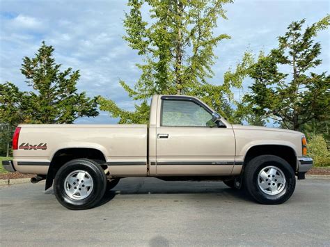 1992 Chevrolet Silverado 1500 Regular Cab Short Bed 5 Speed Manual 4x4