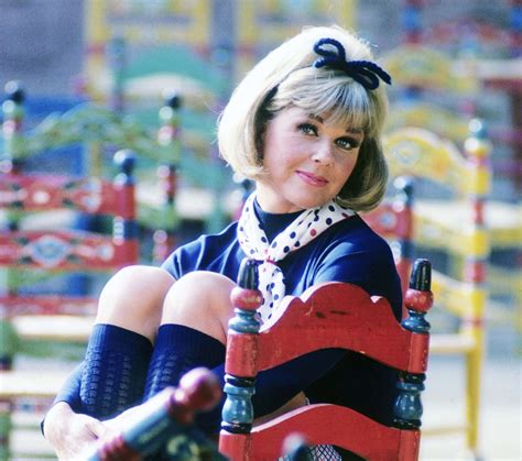 Doris day's height is 5ft 6. 10 Doris Day Facts of Life - Antique Trader