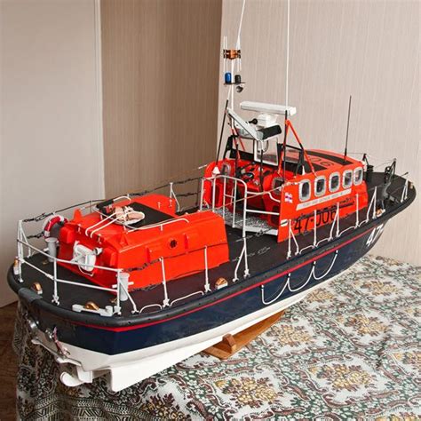 Poole lifeboat station is one of the busiest coastal lifeboat stations. Model RNLI Lifeboat - Tyne Class | Model Boats