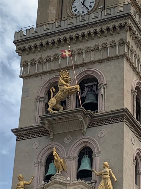 From wikimedia commons, the free media repository. Messina, sul campanile del Duomo torna la bandiera del ...