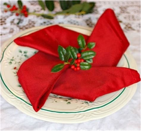 Servietten falten fur weihnachten in 5 schritten himbeerkonfetti. Servietten falten: Weihnachten Deko-Ideen!