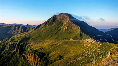 Image le-puy-mary-2 : Grand Site de France Puy Mary - Volcan du Cantal