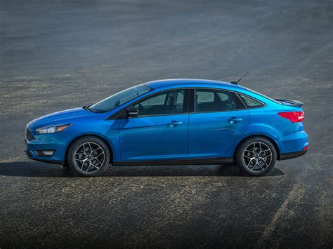 Get the motor trend take on the 2015 focus with specs and details right here. 2015 Ford Focus - Price, Photos, Reviews & Features