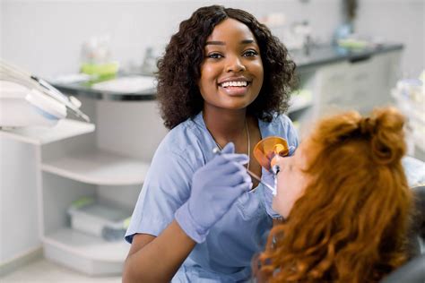 The 8 Skills Of An Excellent Dental Assistant According To Dentists