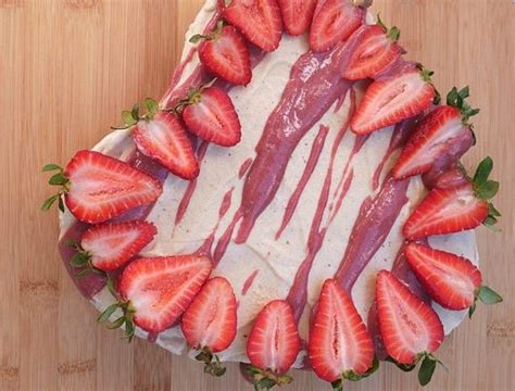 raw vegan strawberry banana cream pie for valentine s day raw vegan raw vegan recipes vegan