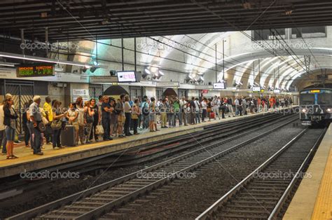 Estação De Metrô Roma Termini — Fotografia De Stock Editorial