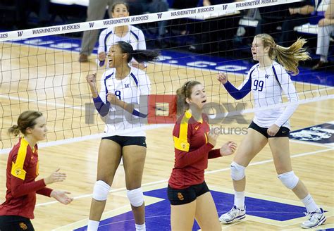University Of Washington Womens Volleyball Team Plays Usc Huskies Photo Store Red Box Pictures