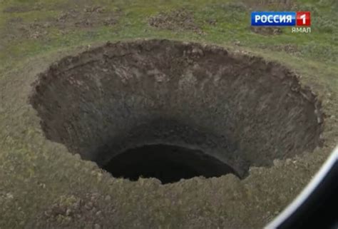 Un Cratère Profond De 50 Mètres Découvert Totalement Par Hasard En Russie Edition Du Soir