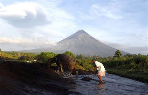 Mayon Volcano Update Alert Level 3 Continues Exhibiting Relatively
