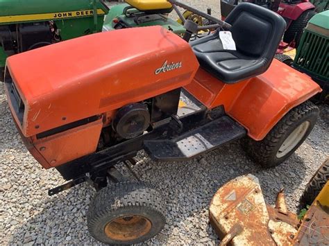Ariens Gt14 Hydro Lot 1100 2022 Garden Tractor Consignment Auction