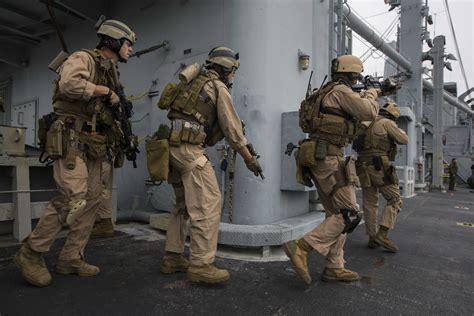 26th Marine Expeditionary Unit Force Recon Detachment VBSS Training ...