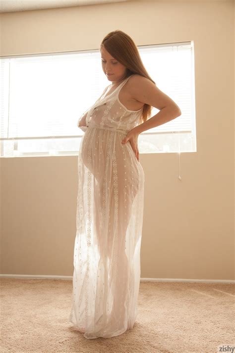 Danica Ensley Semi Transparent Gown Foto Porn