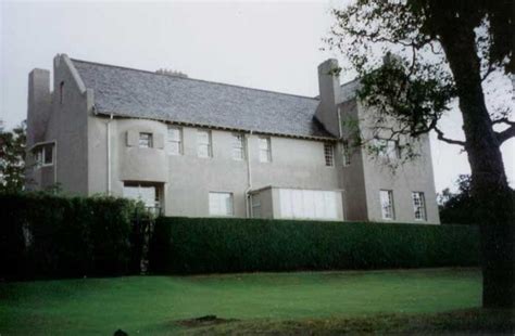 The hill house stands out among other arts & craft and art nouveau houses in the uk because it the hill house box is the national trust for scotland's innovative solution to the problem of water. Hill House, Scotland: Rennie Mackintosh