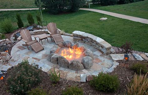 We are proud to continue to serve our customers and community in a safe manner. 44 Outdoor Fire Pit Seating Ideas (Photos) - Home Stratosphere