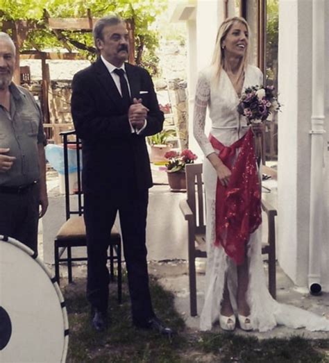 Rol icabı başlayan aşk, zaman ilerledikçe gerçeğe döndü ve çift 2009 yılında hayatlarını birleştirdi. Mesut Akusta ve Şafak Özbir - MedyaFaresi.com