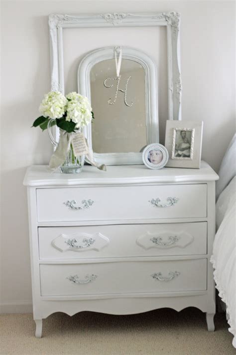 Dressers are an integral component to any bedroom, and that's why our selection at kimbrell's is from antique mahogany dressers to contemporary white bureaus, our bedroom furniture selection. Tips on Choosing a Dresser Mirror