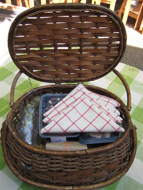 Here are the best picnic baskets of 2021 the best picnic basket overall Toronto Picnic Basket Food & Meal Service from Personal ...