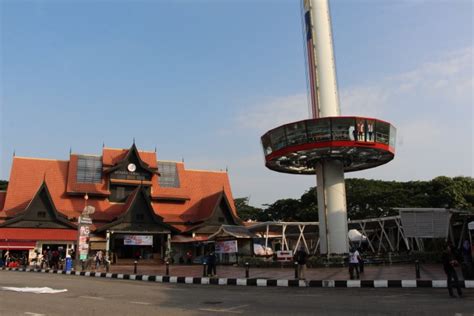 Kelakar sidang dun melaka kecoh gara gara isu babi hutan. Menara Taming Sari, Melaka | Nikmati Permandangan Selat ...