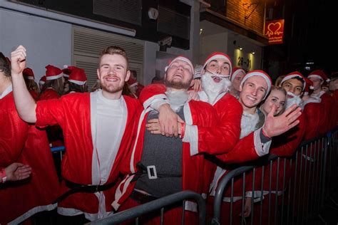 Oxford University Students Dress As Santa Claus For Drunken Night Out