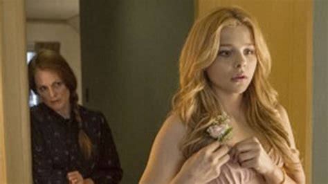 Film Review Carrie Is Neither Scary Nor Engaging