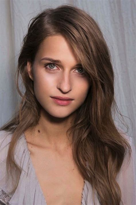 Mousy Brown Hair 10 Ways To Wear This Low Maintenance Color All