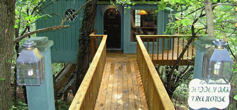 hidden oak treehouse eureka springs treehouse cabins treehouse cottages tree house