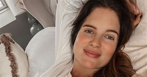 MIC S Binky Felstead Shares Major Health Update During Pregnancy With