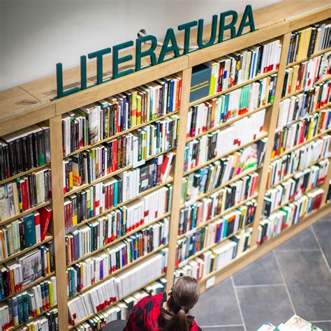 Haga clic en el enlace: Librería Casa del Libro Gran Vía, 29-Madrid