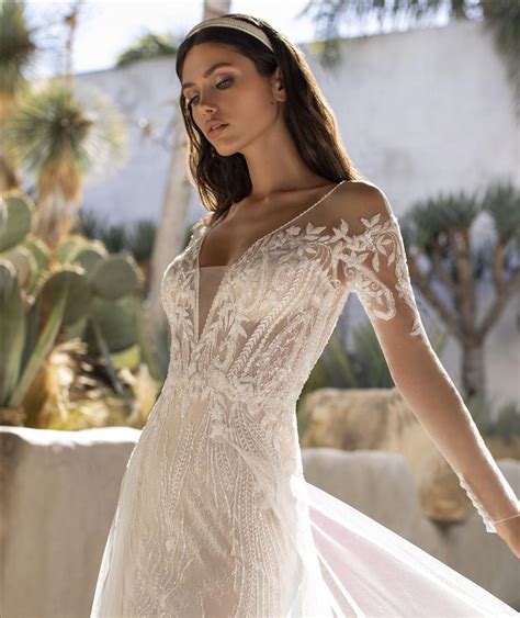 Pronovias Reynolds Town And Country Bridal