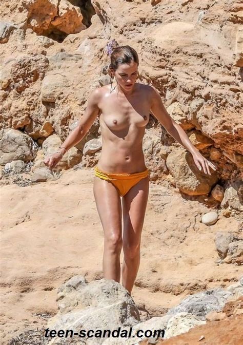New Leaked Photo Of Emma Watson Topless In Ibiza Uploader9
